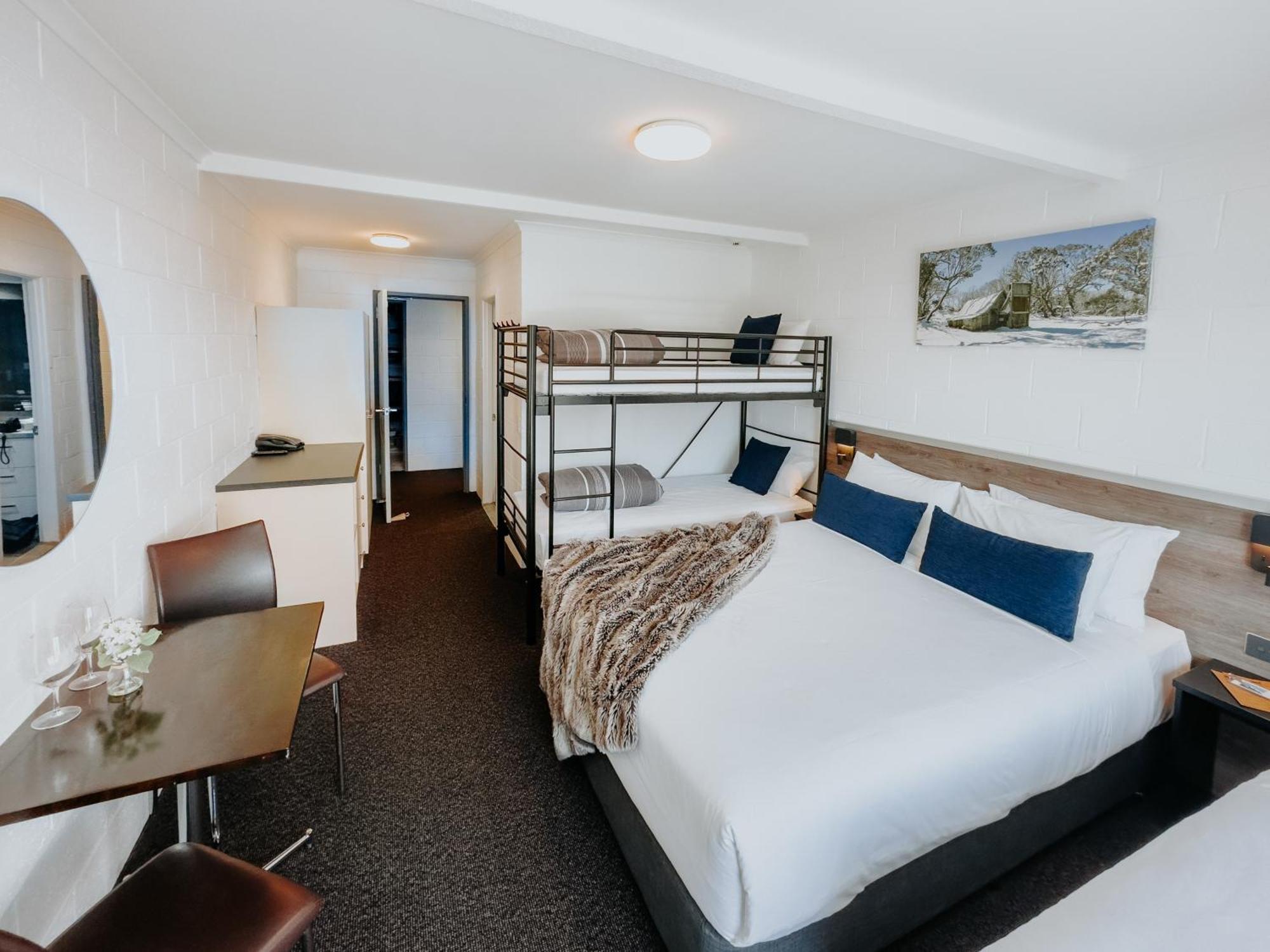 Falls Creek Hotel Exterior photo