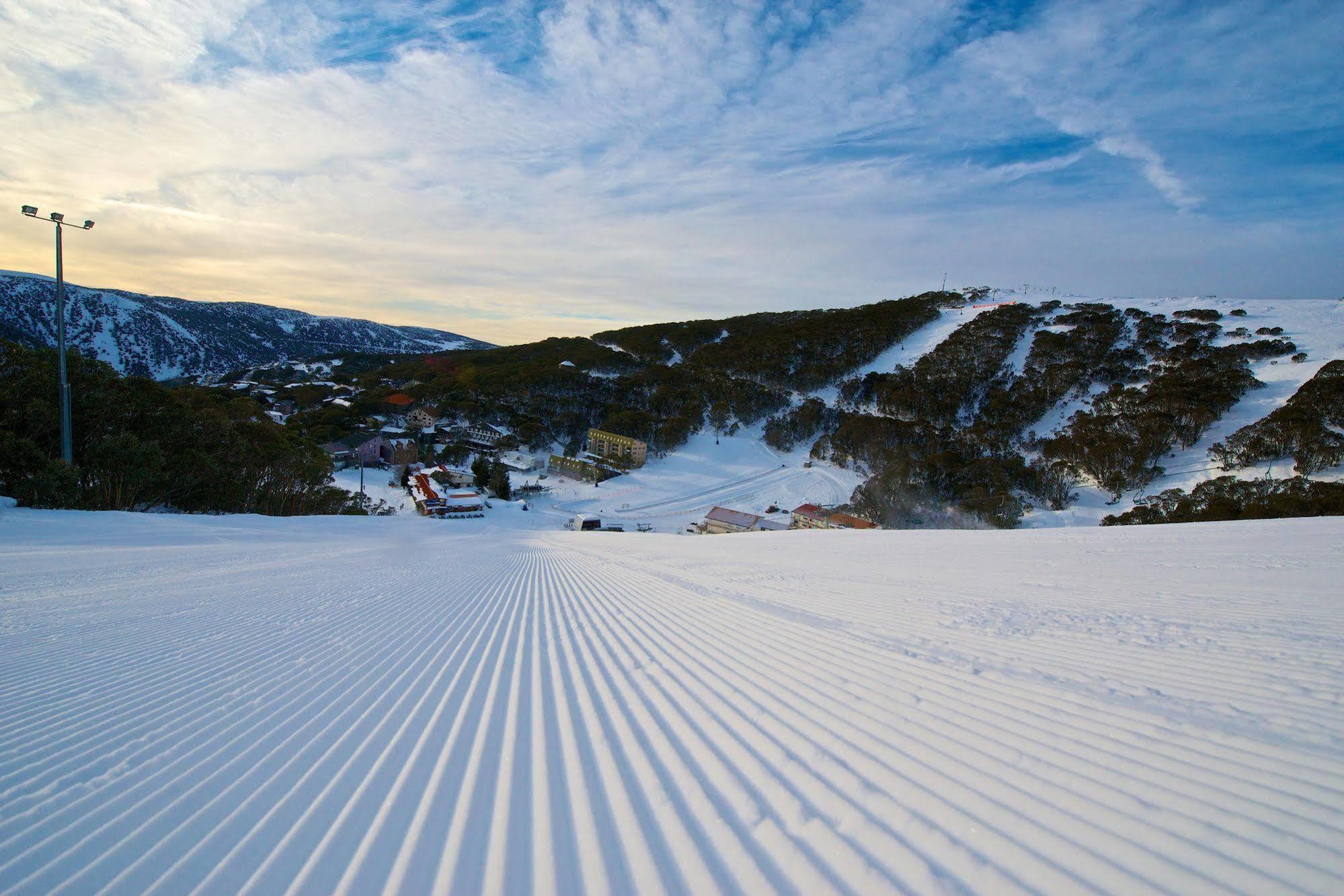 Falls Creek Hotel Exterior photo